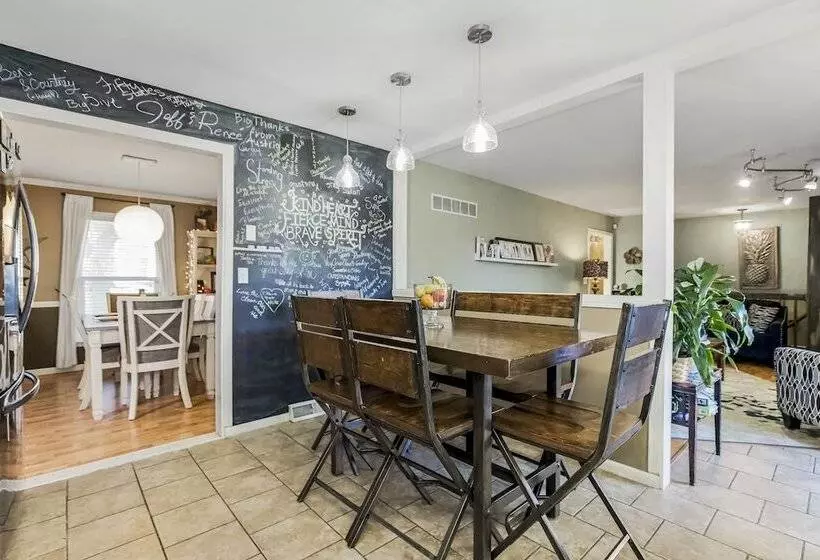 Hotelli Becky & Marvels 420 Stay   Private Room