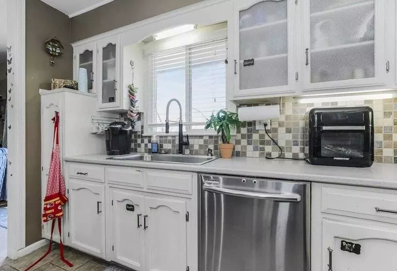 Hotelli Becky & Marvels 420 Stay   Private Room