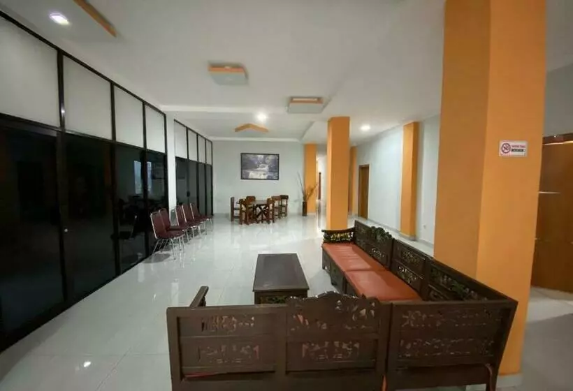 ホテル Magellona Makassar Mitra Reddoorz
