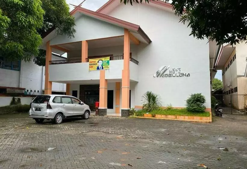 ホテル Magellona Makassar Mitra Reddoorz