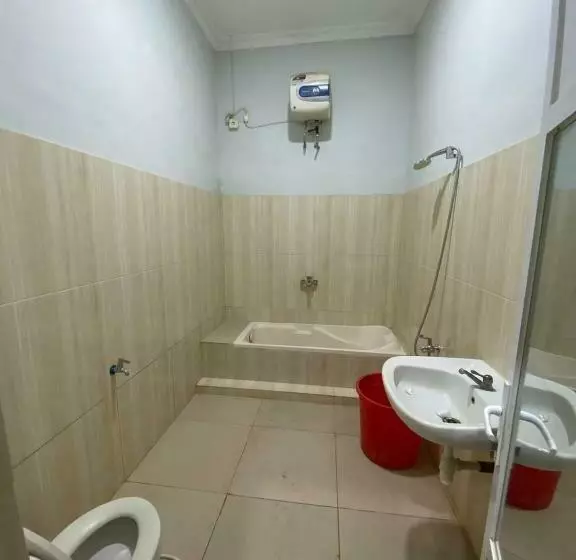 ホテル Magellona Makassar Mitra Reddoorz