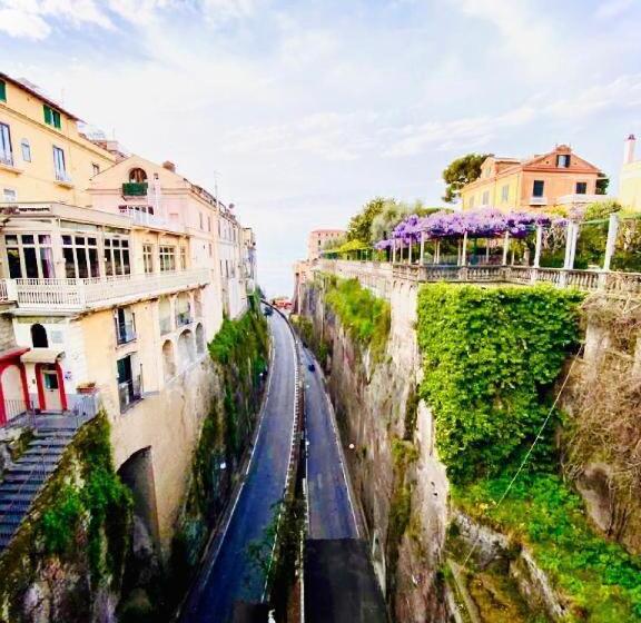 فندق Parco Tasso Guest House