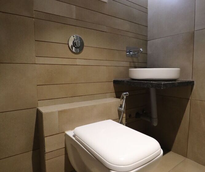 هتل Shaguns & Banquet Surat