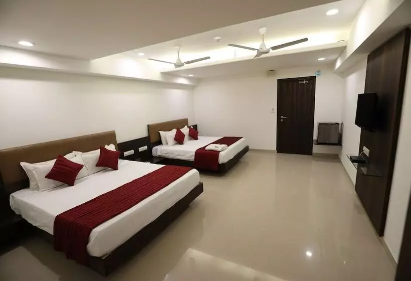 Hotelli Shaguns & Banquet Surat