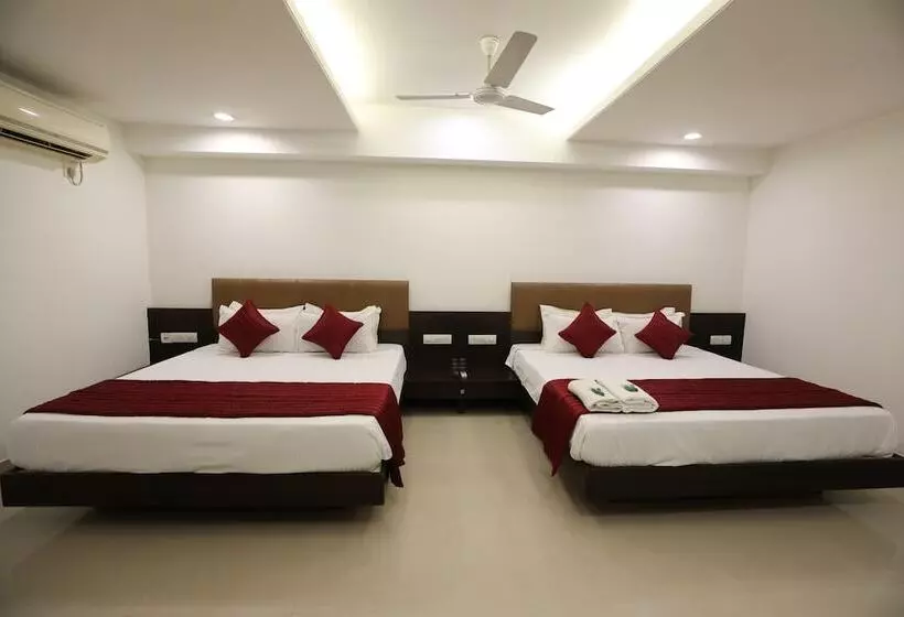 Hotelli Shaguns & Banquet Surat