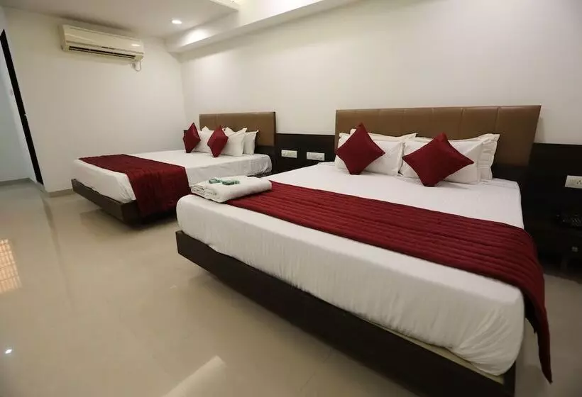 Hotelli Shaguns & Banquet Surat