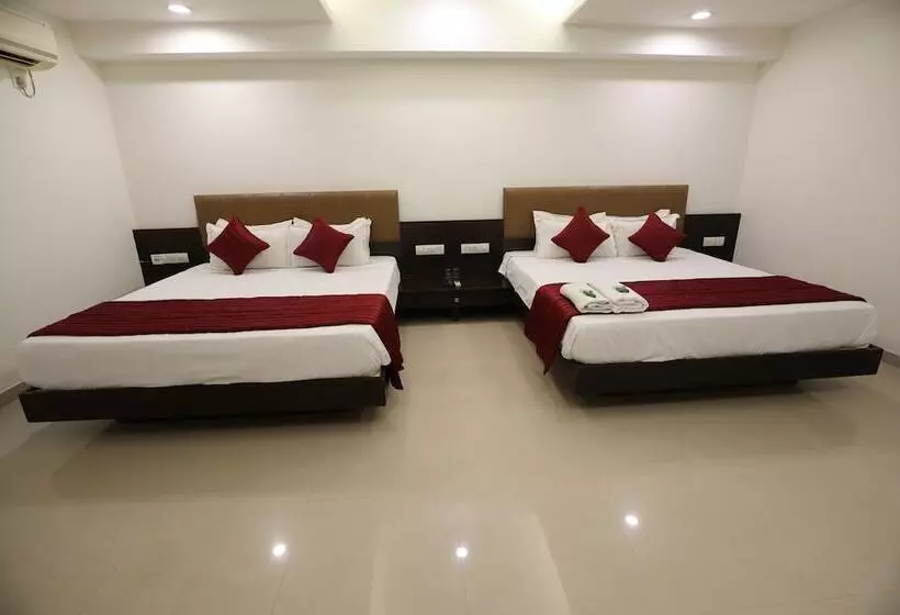Hotelli Shaguns & Banquet Surat