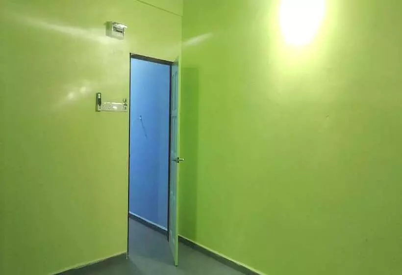 هتل Tepoh By Oyo Rooms