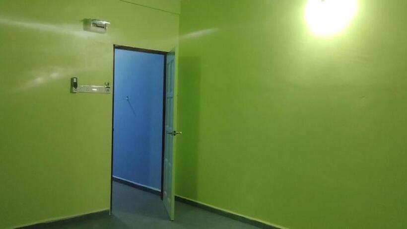 בית מלון כפרי Tepoh By Oyo Rooms