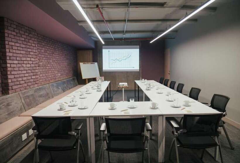 هتل Uma Suites Chia