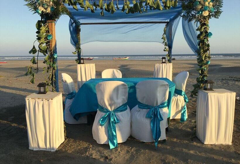 هتل Y Restaurante La Tortuga Verde