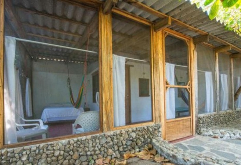 هتل Y Restaurante La Tortuga Verde