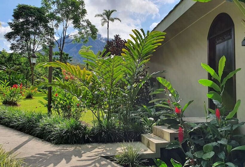 هتل Yellow Tree Suites