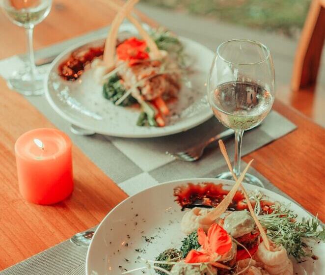 هتل Yellow Tree Suites