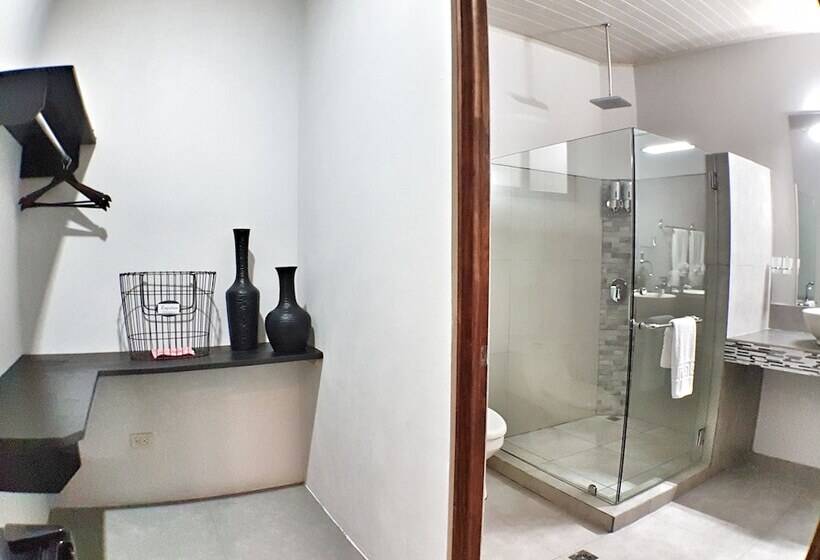 هتل Yellow Tree Suites