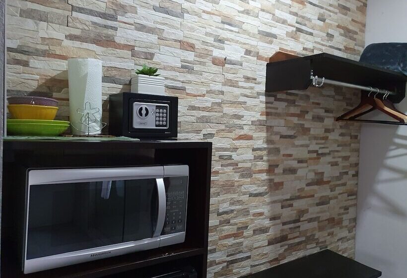 هتل Yellow Tree Suites