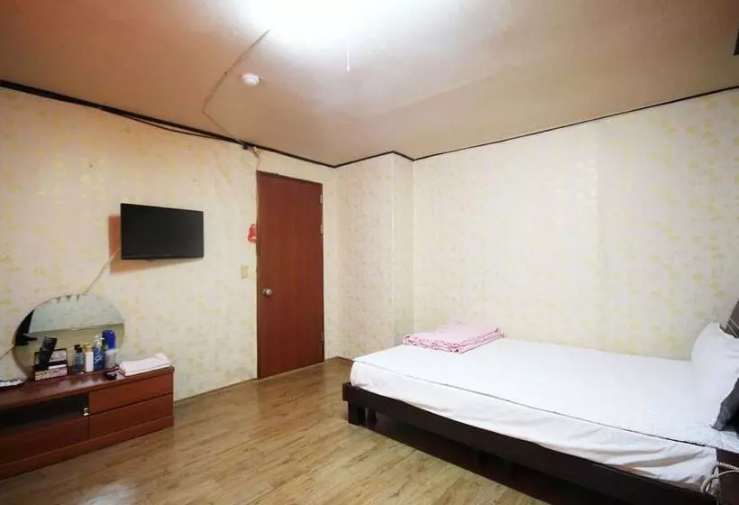 هتل Yeosu Sinseng