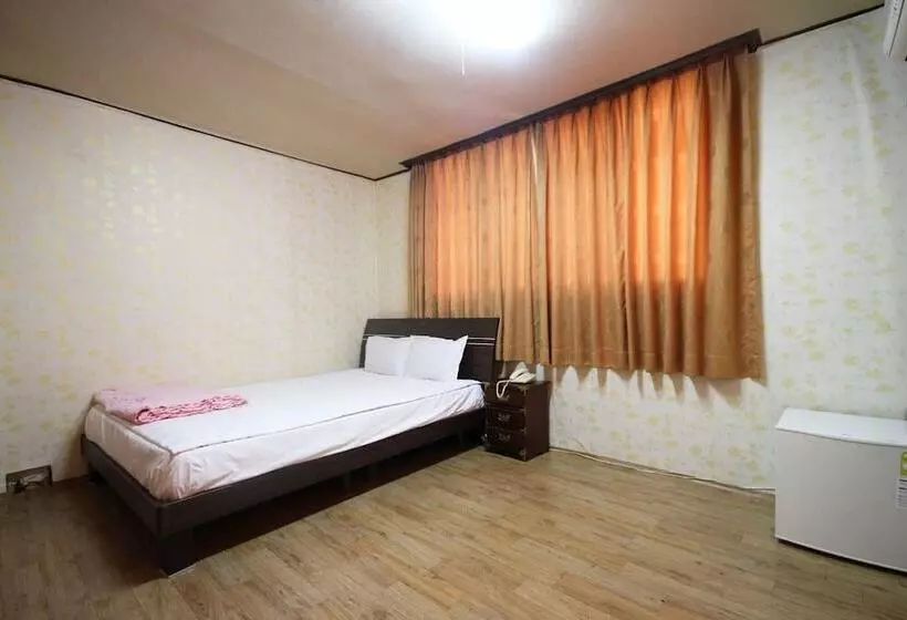 هتل Yeosu Sinseng