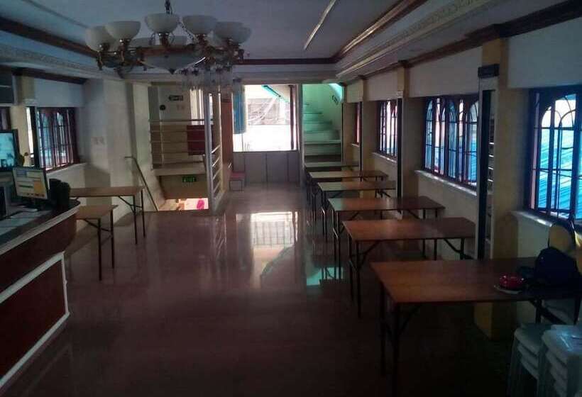 Отель Famous Pension House Ii