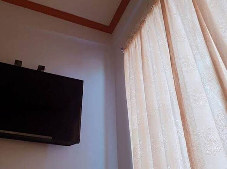 Отель Famous Pension House Ii