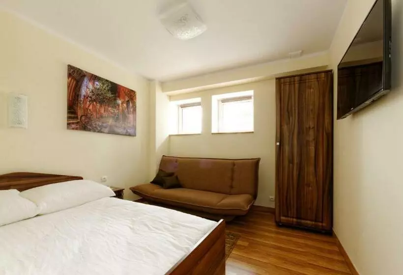 Retkeilymaja Restauracja Rycerska