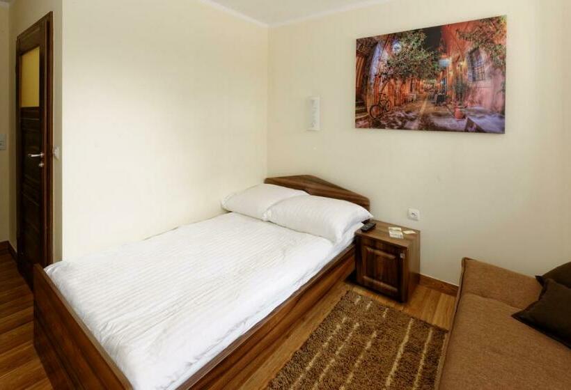 ユースホステル Restauracja Rycerska