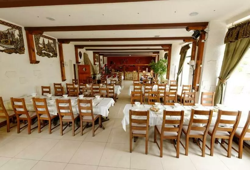 Retkeilymaja Restauracja Rycerska