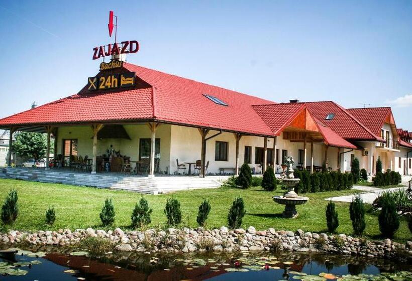 旅馆 Zajazd Bachus