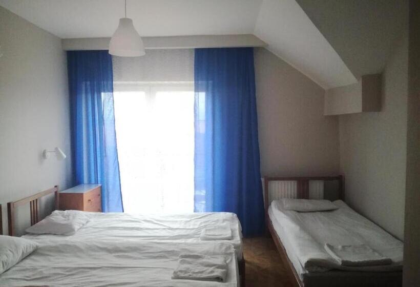 旅馆 Zajazd Bachus