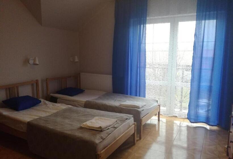 旅馆 Zajazd Bachus