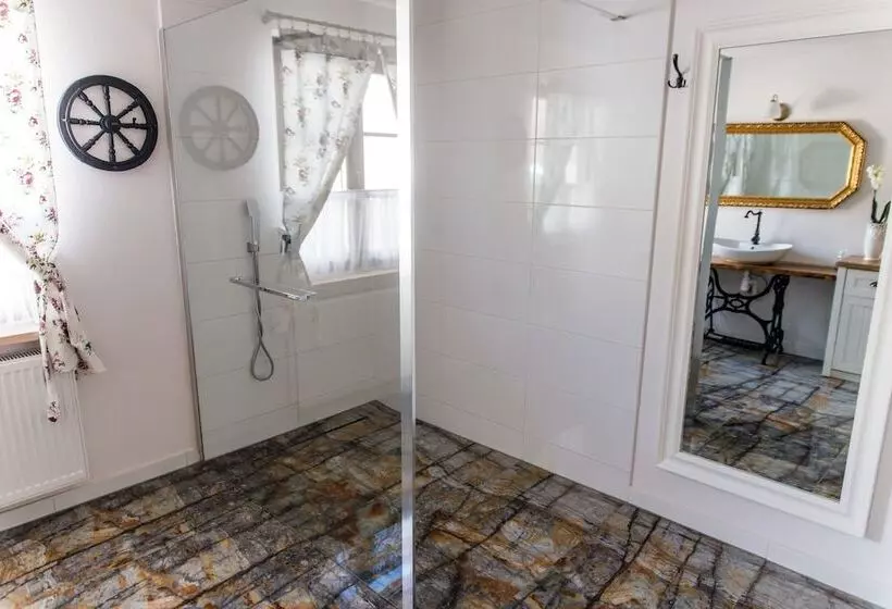 Aamiaismajoitus (B&B) Chata Pod świnią Górą