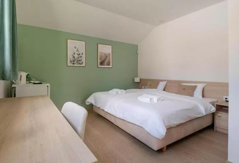 リゾートホテル Szumi Las Events & Apartments