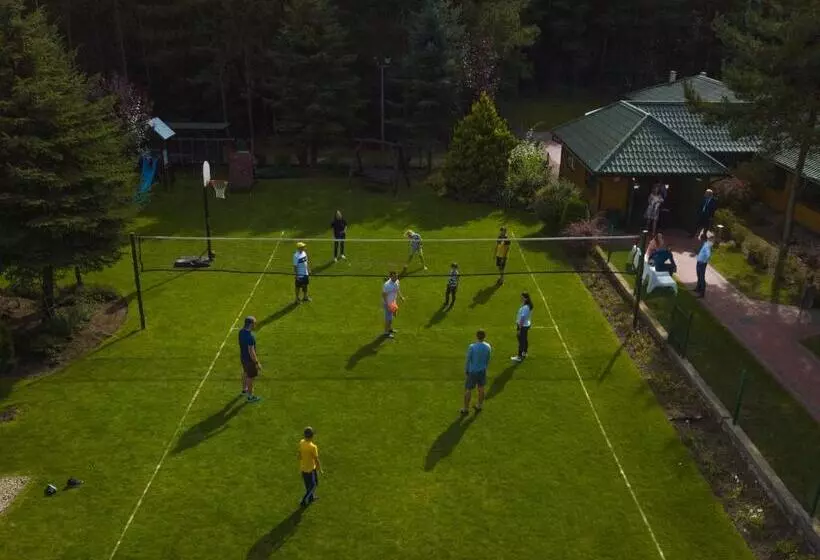 リゾートホテル Szumi Las Events & Apartments