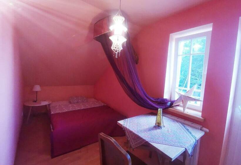 住宿加早餐 Klimatyczny Dom, Noclegi W Lesie Miejskim