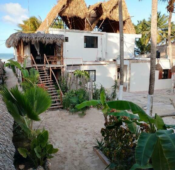 Casa Mate Beachfront Houses El Cuyo