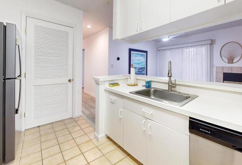 هتل Sea Colony  2604 Round Robin