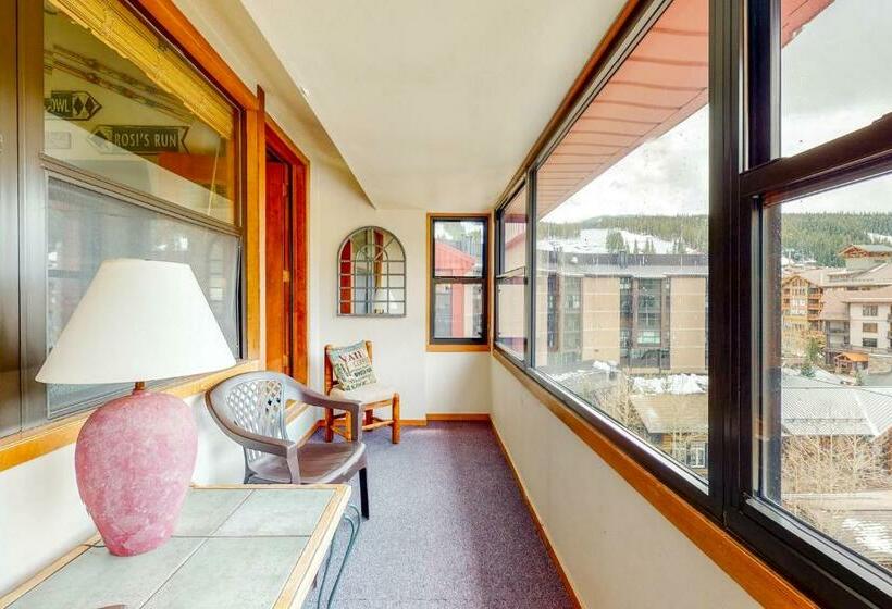 هتل Village Square 636 + 638