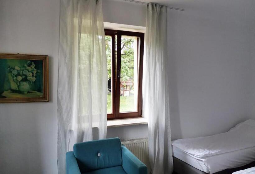 Ohotelik Pensjonat W Poniatowej