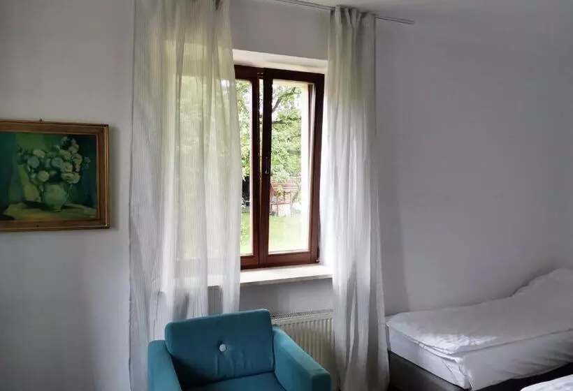 Ohotelik Pensjonat W Poniatowej