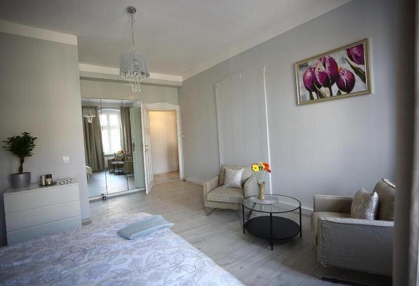 호스텔 Colourful Rooms Wrocław