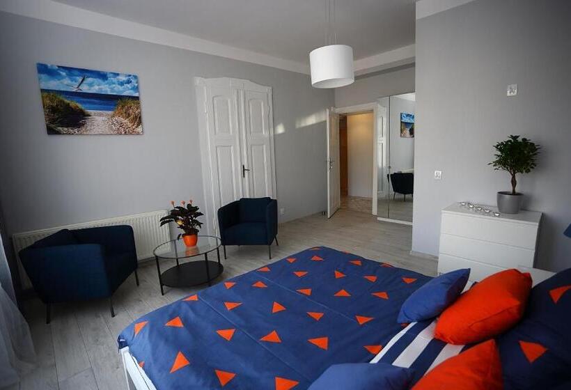 호스텔 Colourful Rooms Wrocław