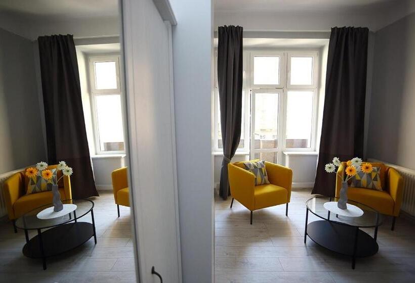 호스텔 Colourful Rooms Wrocław