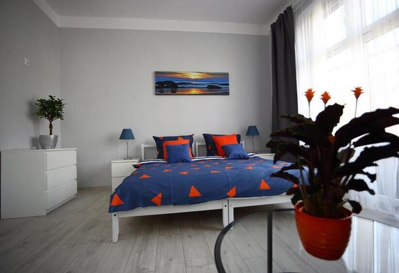 호스텔 Colourful Rooms Wrocław