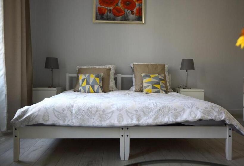 호스텔 Colourful Rooms Wrocław