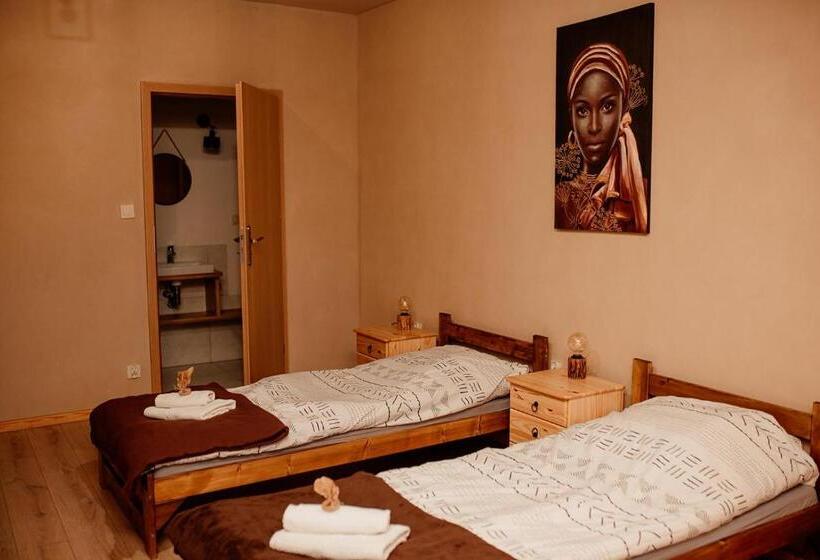 הוסטל Kacze Bagno   Miejsce Inicjatyw Pozytywnych