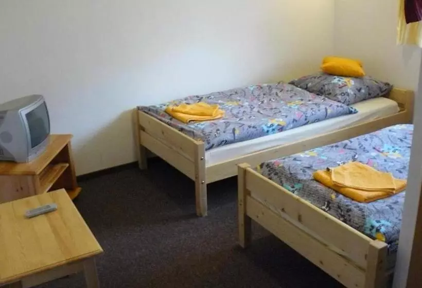 Retkeilymaja Knajpa Sorba