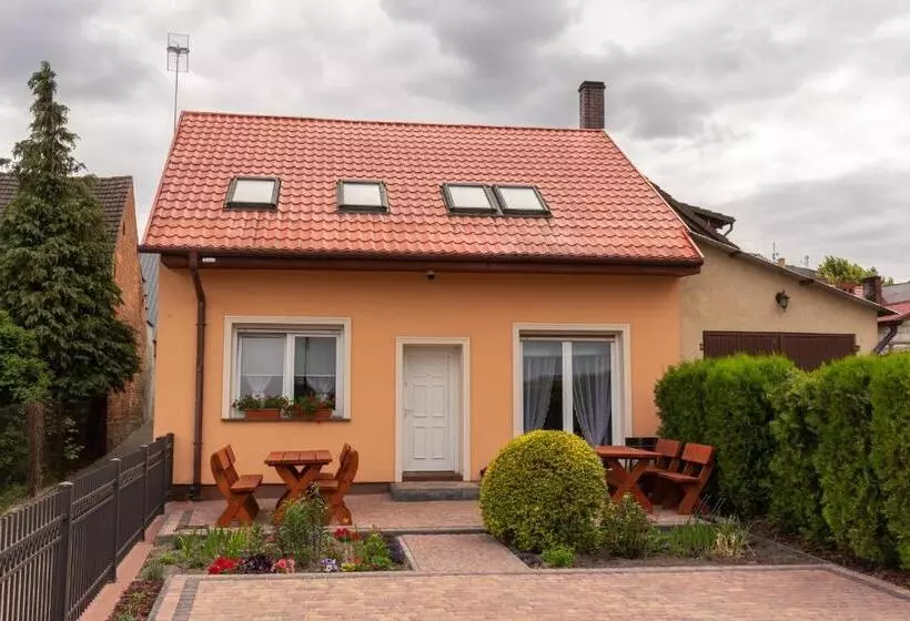 Retkeilymaja Nad Jeziorem Kochle