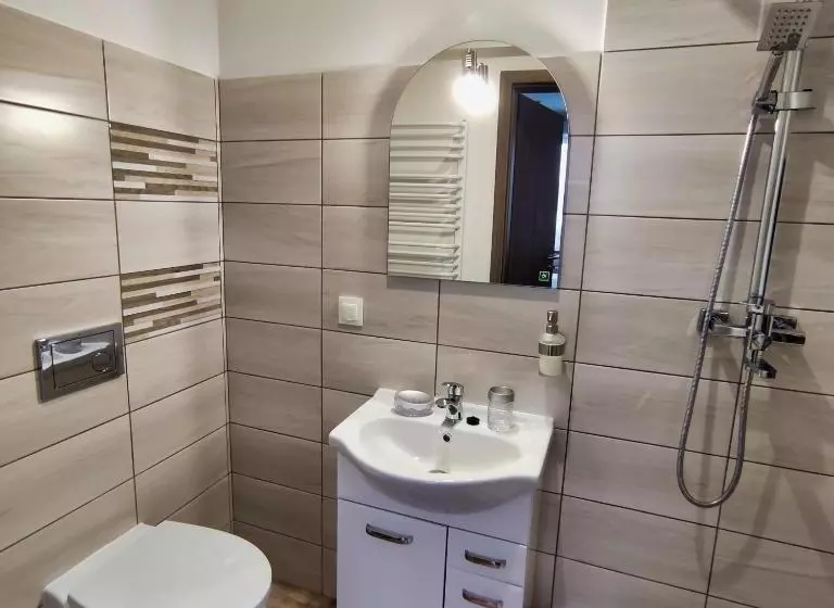 Retkeilymaja Nad Jeziorem Kochle