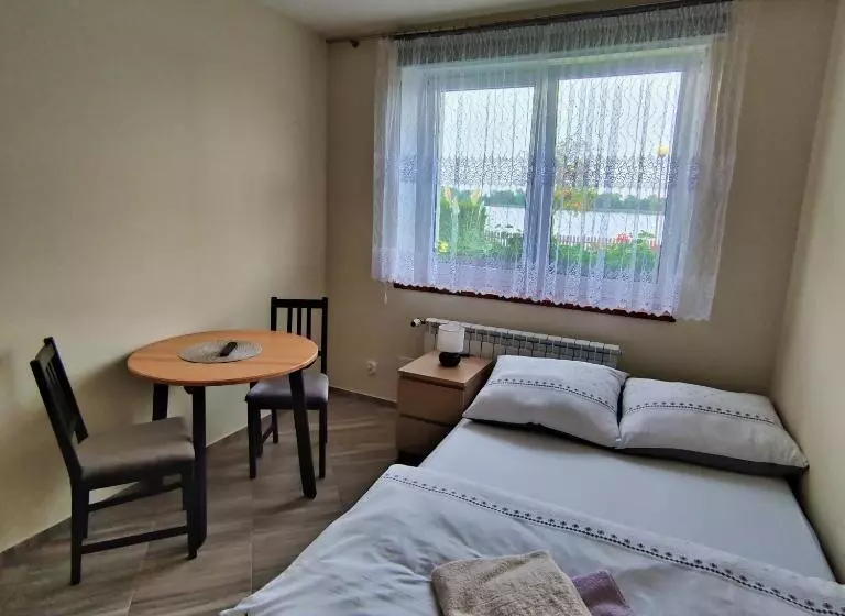 Retkeilymaja Nad Jeziorem Kochle