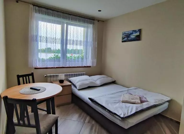 Retkeilymaja Nad Jeziorem Kochle